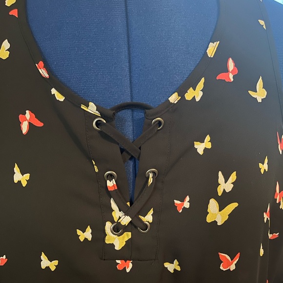 Torrid Butterfly Print Georgette Lace Up Tank Top - Picture 5 of 6